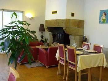 Hostellerie Des Enclos Guimiliau Екстериор снимка