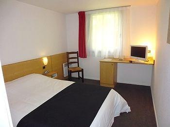 Hostellerie Des Enclos Guimiliau Екстериор снимка