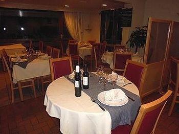 Hostellerie Des Enclos Guimiliau Екстериор снимка